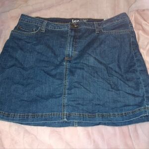 EUC Lee Mid Rise Regular Fit Jean Skort 18 M